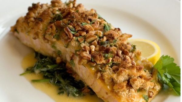 مطبخ رمضان: سلمون مع بيكان مقرمش