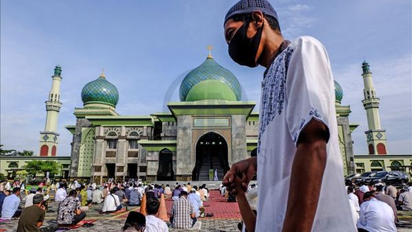 إندونيسيا تحيي "رمضان" بطريقة طبيعية