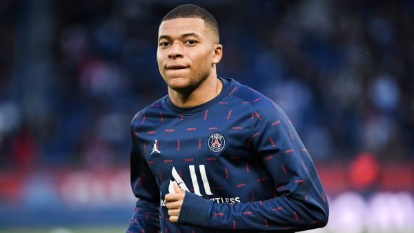Paris Saint-Germain's French forward Kylian Mbappe looks on ahead of the French L1 football match between Paris-Saint Germain (PSG) and Lens (RCL) at The Parc des Princes Stadium in Paris on April 23, 2022. (Photo by bERTRAND GUAY / AFP)