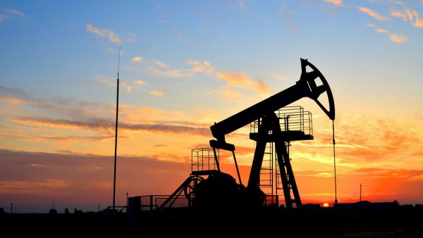 Tribal Leaders Halt Oil Production in Libya Amid Government Standoff