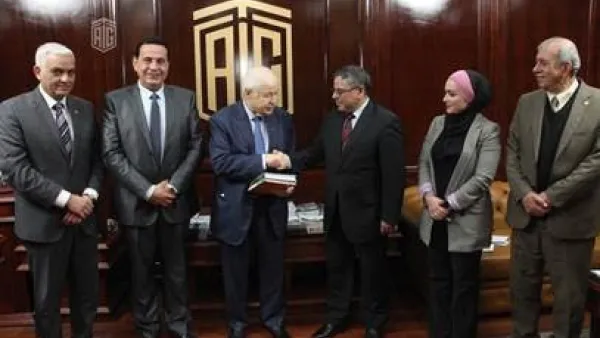 طلال أبوغزاله يلتقي المستشار الثقافي الليبي في عمان