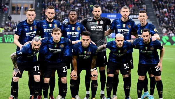 فريق إنتر ميلان (المصدر: أ ف ب)