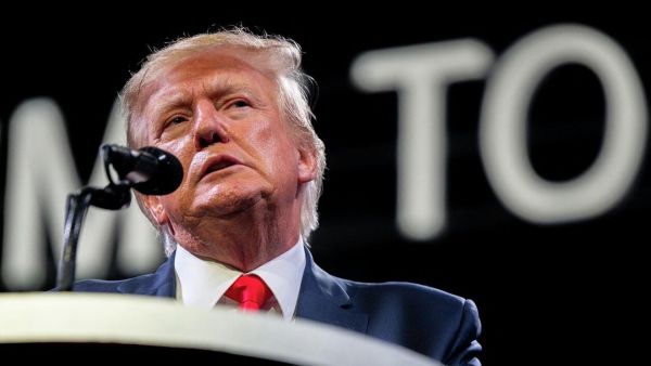  الرئيس الأمريكي السابق، دونالد ترامب