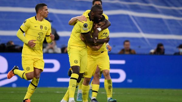 تشيلسي يواجه إيفرتون المتعثر هذا الموسم اليوم (المصدر: أ ف ب)