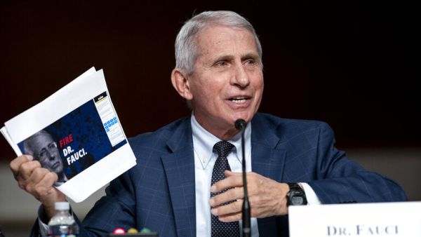 كبير المستشارين الطبيين الأمريكيين، أنتوني فاوتشي