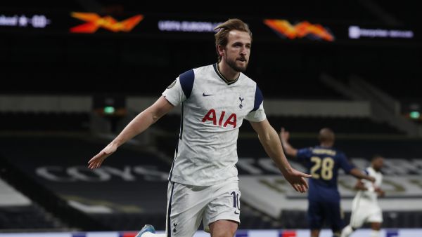 هاري كين يقود توتنهام اليوم أمام نوريتش (المصدر: أ ف ب)
