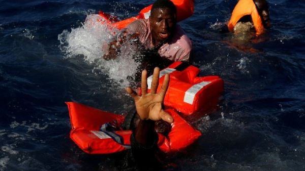 فقدان 28 مهاجراً إثر غرق زورقهم قبالة جزر الكناري الإسبانية