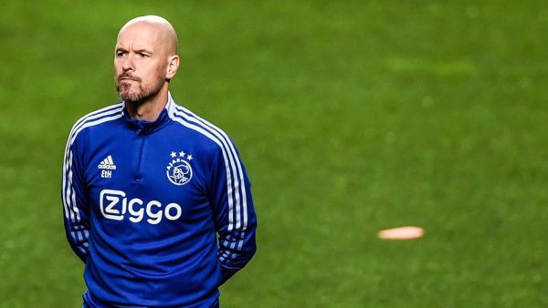 Ajax's head coach Erik ten Hag takes part in a training session at Luz stadium, in Lisbon on February 22, 2022, on the eve of their UEFA Champions League football match against SL Benfica. (Photo by PATRICIA DE MELO MOREIRA / AFP)