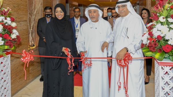 جامعة الإمارات تشارك في معرض "غلف نيوز" للتعليم