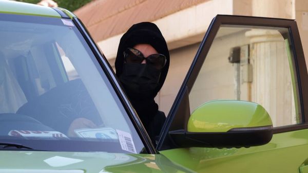 بلغت قائمة تطبيقات نقل الركاب داخل المدن 35 تطبيقًا 