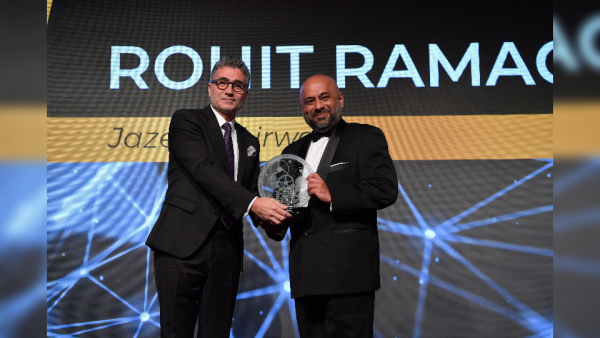 Jazeera Airways CEO receives Top CEO Award for outstanding performance in 2021
