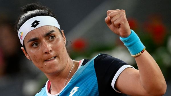 Tunisia's Ons Jabeur reacts as she plays against US Jessica Pegula during their 2022 WTA Tour Madrid Open tennis tournament women's singles final match at the Caja Magica in Madrid on May 7, 2022. (Photo by Pierre-Philippe MARCOU / AFP)