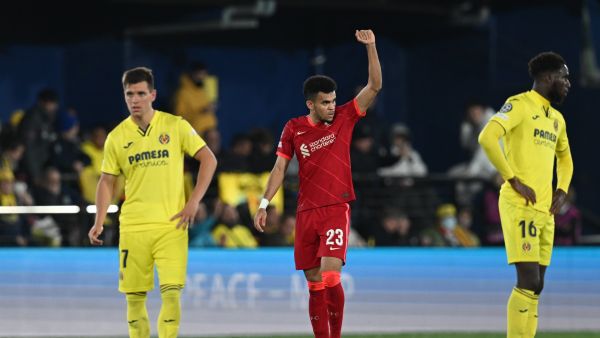 Liverpool's Colombian midfielder Luis Diaz celebrates scoring his team's second goal during the UEFA Champions League semi final second leg football match between Liverpool and Villarreal CF at La Ceramica stadium in Vila-real on May 3, 2022. (Photo by Paul ELLIS / AFP)