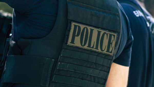 Greek police allegedly use plastic bullets against irregular migrants
