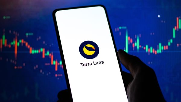 Crypto News Recap: LUNA from a Hero to ZERO