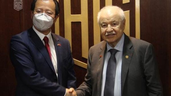 Chinese Ambassador to Jordan Discusses Furthering Bilateral Ties With Dr. Abu-ghazaleh