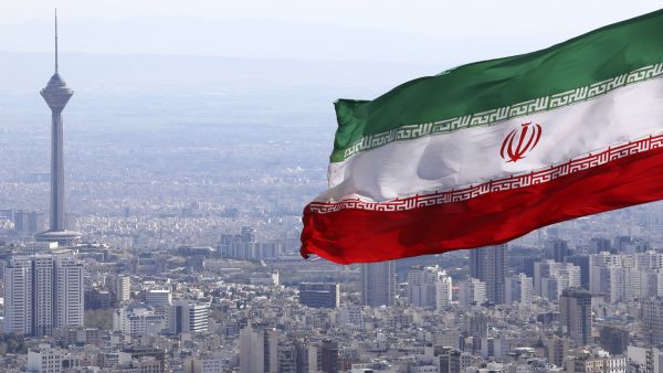 الشعار المُلهي المضلل هو خدعة يتنباها النظام الحاكم!