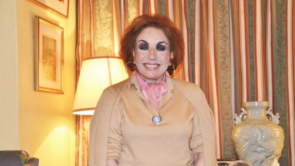 لبنى عبدالعزيز