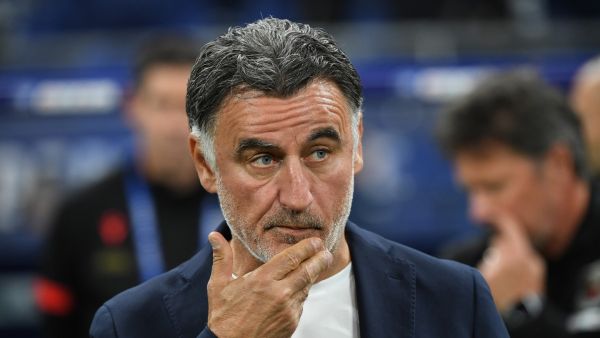 Nice's French coach Christophe Galtier reacts at the end of the French Cup final football match between OGC Nice and FC Nantes at the Stade de France, in Saint-Denis, on the outskirts of Paris, on May 7, 2022. (Photo by BERTRAND GUAY / AFP)