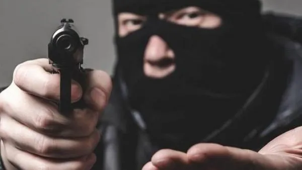 سلب محل صرافة في عمان بسلاح بلاستيكي