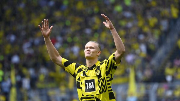 Dortmund's Norwegian forward Erling Braut Haaland reacts after his farewell before the German first division Bundesliga football match Borussia Dortmund v Hertha BSC Berlin in Dortmund, western Germany, on May 14, 2022. (Photo by INA FASSBENDER / AFP) 