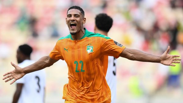 Ivory Coast's forward Sebastien Haller celebrates scoring his team's first goal during the Group E Africa Cup of Nations (CAN) 2021 football match between Ivory Coast and Sierra Leone at Stade de Japoma in Douala on January 16, 2022. (Photo by CHARLY TRIBALLEAU / AFP)