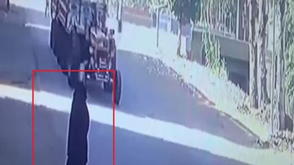 لحظة محاولة انتحار الأم التي قتلت ثلاثة من أطفالها ذبحا