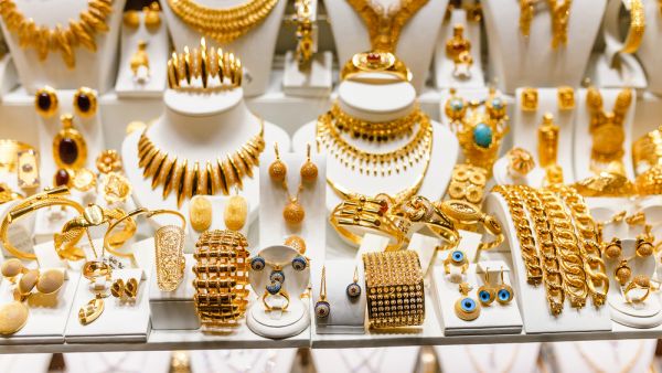 Gold Prices in Dubai Today: 24K Recovers to Dh222 Per Gram