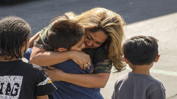 7 اصابات في لوس انجلوس بينهم رجل وامرأة في حالة حرجة.