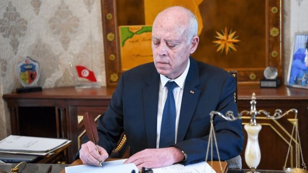 كيف يبدد قيس سعيد ضبابية الاستفتاء