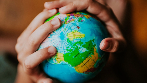 الانسانية تواجه تحديات خطيرة