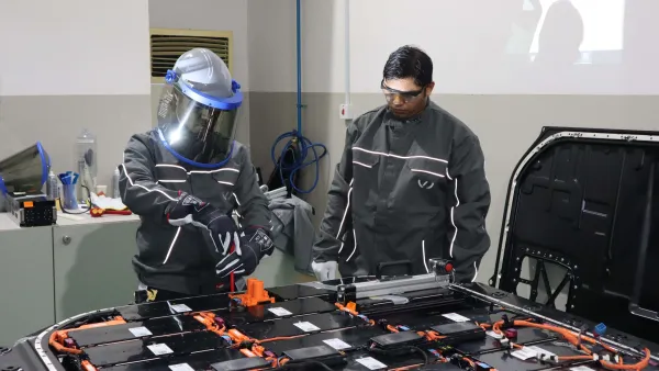 Electrifying Qatar: Audi Middle East completes first training of High Voltage Experts in the region