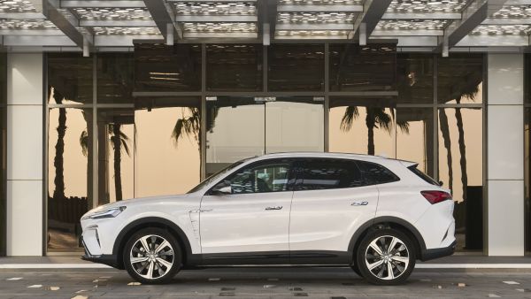 MG’s Marvel R is Pushed to the Limits in the Hot Weather of the Middle East