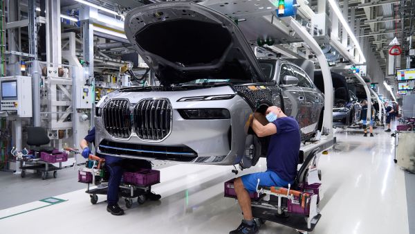 Electrifying Luxury: Production Launch of the New BMW 7 Series in Dingolfing   