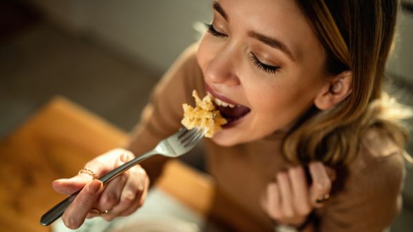 طبيب البوابة: كيف يؤثر الطعام على مزاجك؟ 