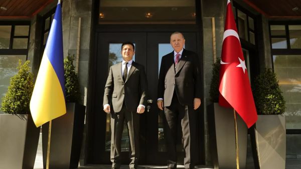  الرئيسين الأوكراني فلاديمير زيلينسكي والتركي رجب طيب أردوغان