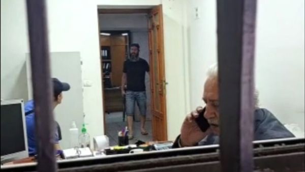  مطالب المسلح “بسام الشيخ حسين” (42 عاما) استرداد امواله المودعة في البنك مطالب مشروعه وقانونية 