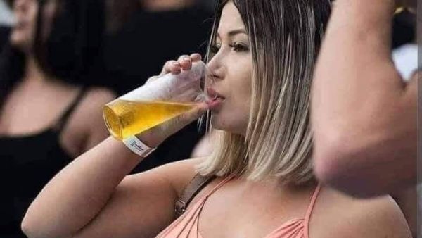  رغبة كاترينا مكليوريني بيع عذريتها