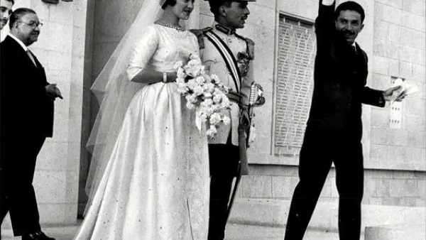 من مراسم زفاف الملك الحسين بن طلال و الأميرة منى (المصدر Getty Images)