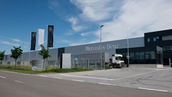 Mercedes-Benz Egypt on Track to Open Logistics Hub in Suez Canal Economic Zone 