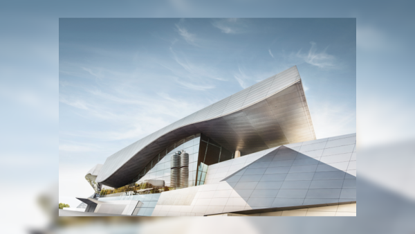 Profitable first half-year – BMW Group stays on course in difficult environment