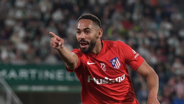 Atletico Madrid's Brazilian forward Matheus Cunha celebrates after scoring a goal during the Spanish league football match between Elche CF and Club Atletico de Madrid at the Martinez Valero stadium in Elche on May 11, 2022. (Photo by JOSE JORDAN / AFP)