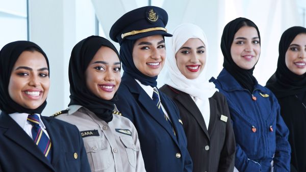 مجموعة الإمارات تسلط الضوء على مساهمة المرأة الإماراتية في الطيران والسفر