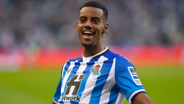 Real Sociedad's Swedish forward Alexander Isak celebrates scoring his team's first goal during the Spanish league football match between Real Sociedad and Villarreal CF at the Anoeta stadium in San Sebastian on December 18, 2021. (Photo by ANDER GILLENEA / AFP)