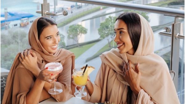 عروض يوم المرأة الإماراتية