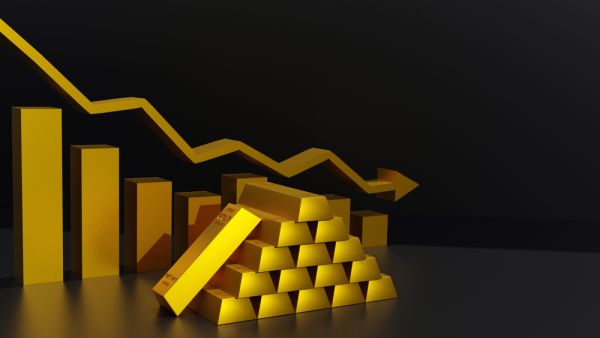 تكبد أسعار الذهب عالميًا خسارة تفوق 5 دولارات