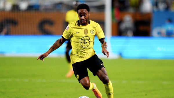 Raheem Sterling of Chelsea runs with the ball during the Pre-Season Friendly match between Chelsea FC and Charlotte FC at Bank of America Stadium on July 20, 2022 in Charlotte, North Carolina. Jacob Kupferman/Getty Images/AFP (Photo by Jacob Kupferman / GETTY IMAGES NORTH AMERICA / Getty Images via AFP)
