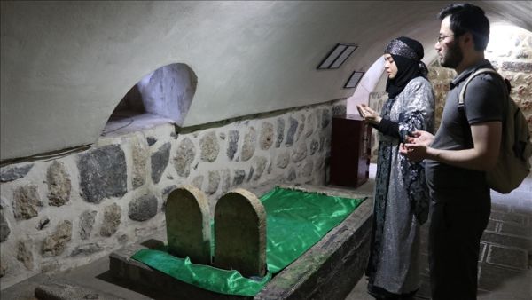 The Tomb of Tragic Lovers 