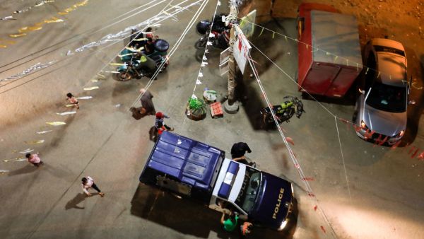 مريض نفسي يطعن فتاة في الشارع العام بالأردن