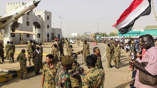 مغرمون بتكسير الجيش السوداني